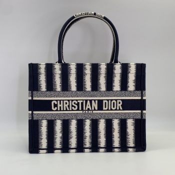 Сумка женская  SMALL   BOOK TOTE 36 см  Christian Dior Артикул BMS-71058. Вид 1