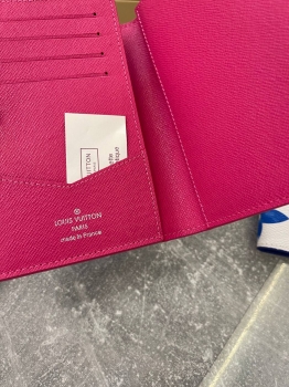 Обложка на паспорт Louis Vuitton Артикул BMS-128859. Вид 5