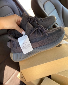 Кроссовки Adidas Yeezy Boost Артикул BMS-56683. Вид 1