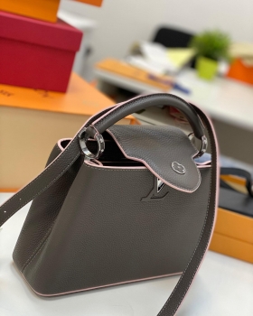 Сумка женская CAPUCINES Louis Vuitton Артикул BMS-57857. Вид 1