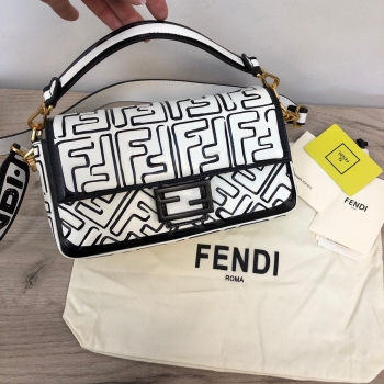  Сумка женская BAGUETTE Fendi Артикул BMS-59638. Вид 1