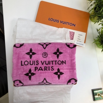 Полотенце в жестяной упаковке  Louis Vuitton Артикул BMS-60459. Вид 1