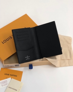 Обложка для паспорта Louis Vuitton Артикул BMS-61504. Вид 2
