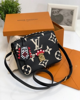 Сумка женская    POCHETTE   Louis Vuitton Артикул BMS-62598. Вид 1