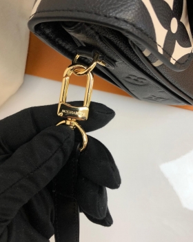 Сумка женская    POCHETTE   Louis Vuitton Артикул BMS-62598. Вид 2