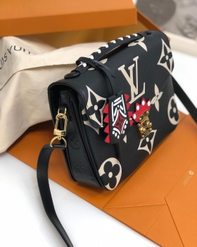 Сумка женская    POCHETTE   Louis Vuitton Артикул BMS-62598. Вид 3