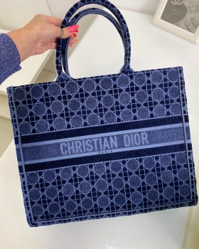 Сумка женская  Book Tote Toile de Jouy  Christian Dior Артикул BMS-63924. Вид 2