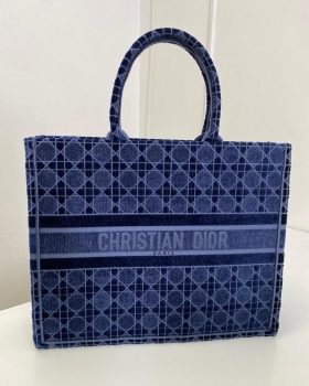 Сумка женская  Book Tote Toile de Jouy  Christian Dior Артикул BMS-63924. Вид 1