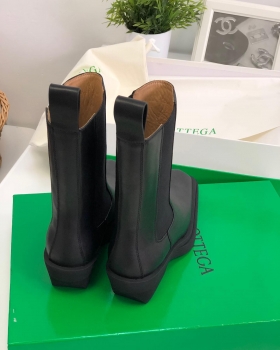 Ботинки женские  Bottega Veneta Артикул BMS-64139. Вид 2