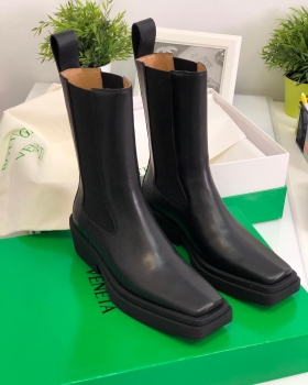 Ботинки женские  Bottega Veneta Артикул BMS-64139. Вид 1