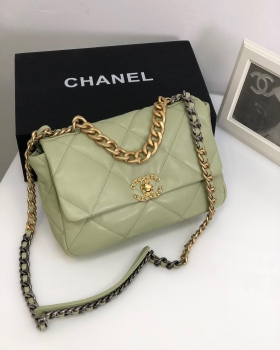  Сумка-конверт Chanel 19  30 см Chanel Артикул BMS-64662. Вид 1