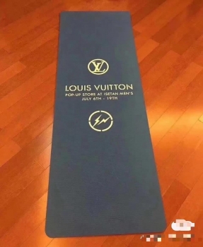 Коврик для йоги Louis Vuitton Артикул BMS-65644. Вид 1