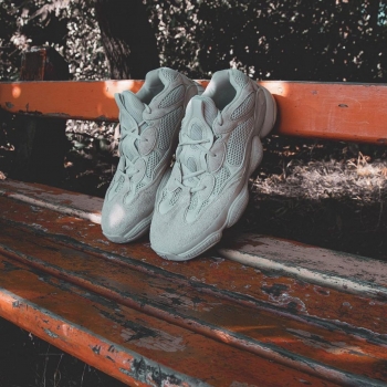 Кроссовки Adidas Yeezy Boost Артикул BMS-66720. Вид 3