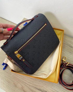 Сумка женская  Pochette Metis Louis Vuitton Артикул BMS-64208. Вид 3