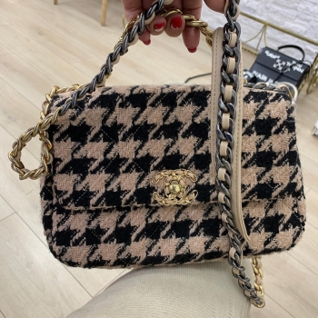  Сумка-конверт  Chanel 19 36 см Chanel Артикул BMS-45294. Вид 1