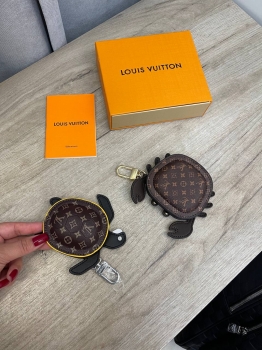 Брелок Louis Vuitton Артикул BMS-136247. Вид 1