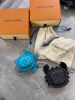 Брелок Louis Vuitton Артикул BMS-136292. Вид 1