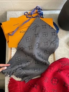 Шарф Louis Vuitton Артикул BMS-137003. Вид 1