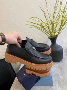 Лоферы  Prada Артикул BMS-137401. Вид 1