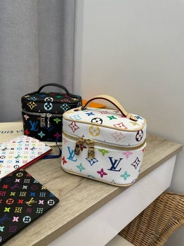 Косметичка  Louis Vuitton Артикул BMS-140616. Вид 1