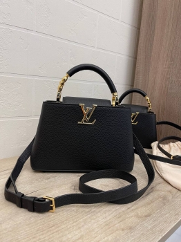 Сумка женская Capucines, 27 см Louis Vuitton Артикул BMS-140735. Вид 1