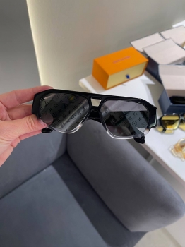 Очки Louis Vuitton Артикул BMS-147503. Вид 2