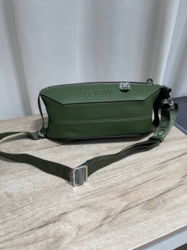 Сумка-слинг  Loewe Артикул BMS-148654. Вид 1