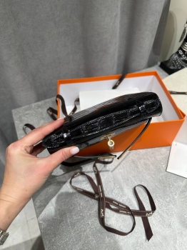 Сумка женская Kelly Pochette Crocodile Alligator Lisse Hermes Артикул BMS-148744. Вид 3