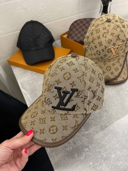 Бейсболка  Louis Vuitton Артикул BMS-133107. Вид 1