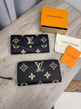 Кошелёк Louis Vuitton Артикул BMS-136701. Вид 1