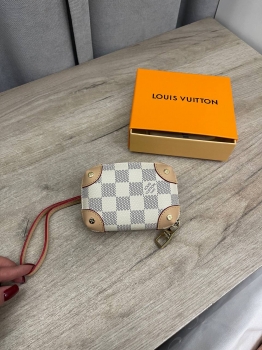 Кошелёк  Louis Vuitton Артикул BMS-139557. Вид 1