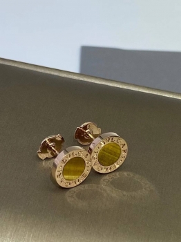 Серьги  из розового золота с вставкой из оникса или перламутра   Bvlgari Артикул BMS-141266. Вид 1