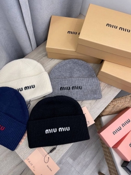 Шапка Miu Miu Артикул BMS-136323. Вид 1