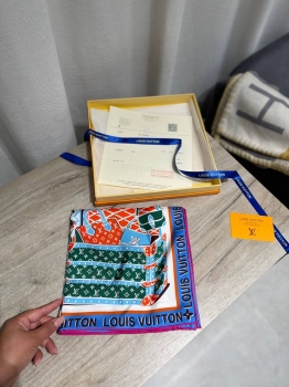 Платок Louis Vuitton Артикул BMS-147149. Вид 1