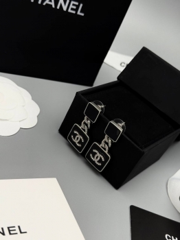 Серьги Chanel Артикул BMS-150455. Вид 1  Серьги Chanel Артикул BMS-150455. Вид 1