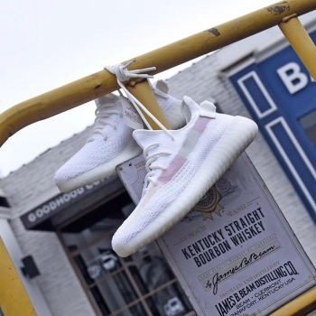  Кроссовки женские  Adidas Yeezy Boost Артикул BMS-41597. Вид 1