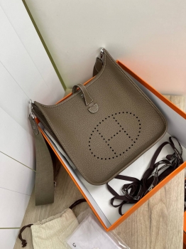 Сумка женская Evelyne 29 cm Clemence leather  Hermes Артикул BMS-140395. Вид 1