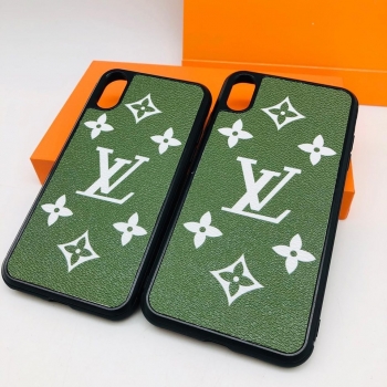Чехол на iPhone  Louis Vuitton Артикул BMS-40963. Вид 2
