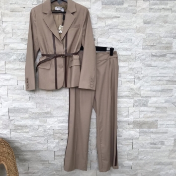   Костюм женский Burberry Артикул BMS-41196. Вид 1