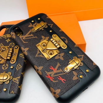 Чехол на iPhone  Louis Vuitton Артикул BMS-40960. Вид 2