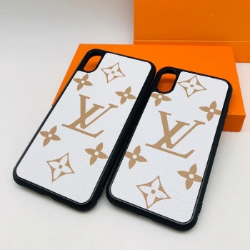 Чехол на iPhone  Louis Vuitton Артикул BMS-40959. Вид 2