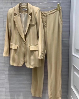 Костюм женский Max Mara Артикул BMS-41269. Вид 1