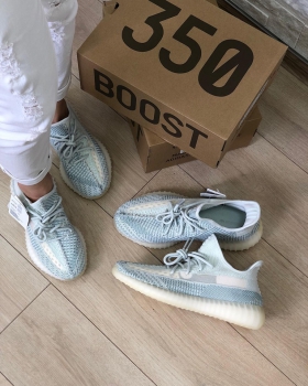 Кроссовки женские Adidas Yeezy Boost Артикул BMS-42486. Вид 2