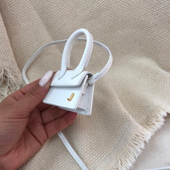 Сумка женская  Le petit Chiquito Jacquemus Артикул BMS-43839. Вид 2
