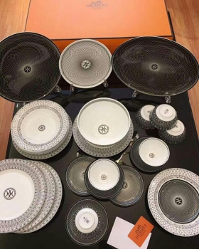 Столовый сервиз  Hermes Артикул BMS-46032. Вид 1