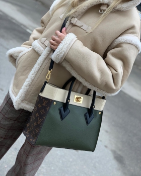  Сумка женская On My Side  Louis Vuitton Артикул BMS-46780. Вид 1