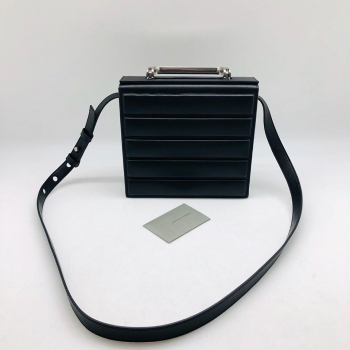Сумка женская BAULETTO MINI IN VITELLO BUTTER IMBOTTITO Bottega Veneta Артикул BMS-47657. Вид 1