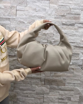  Сумка женская THE SHOULDER POUCH IN VITELLO  Bottega Veneta Артикул BMS-47910. Вид 2