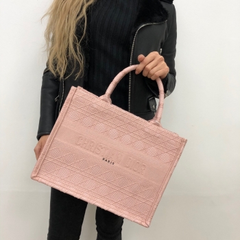 Сумка женская Book Tote Toile de Jouy Christian Dior Артикул BMS-47823. Вид 2