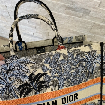 Сумка женская DIOR BOOK TOTE  Christian Dior Артикул BMS-42395. Вид 2